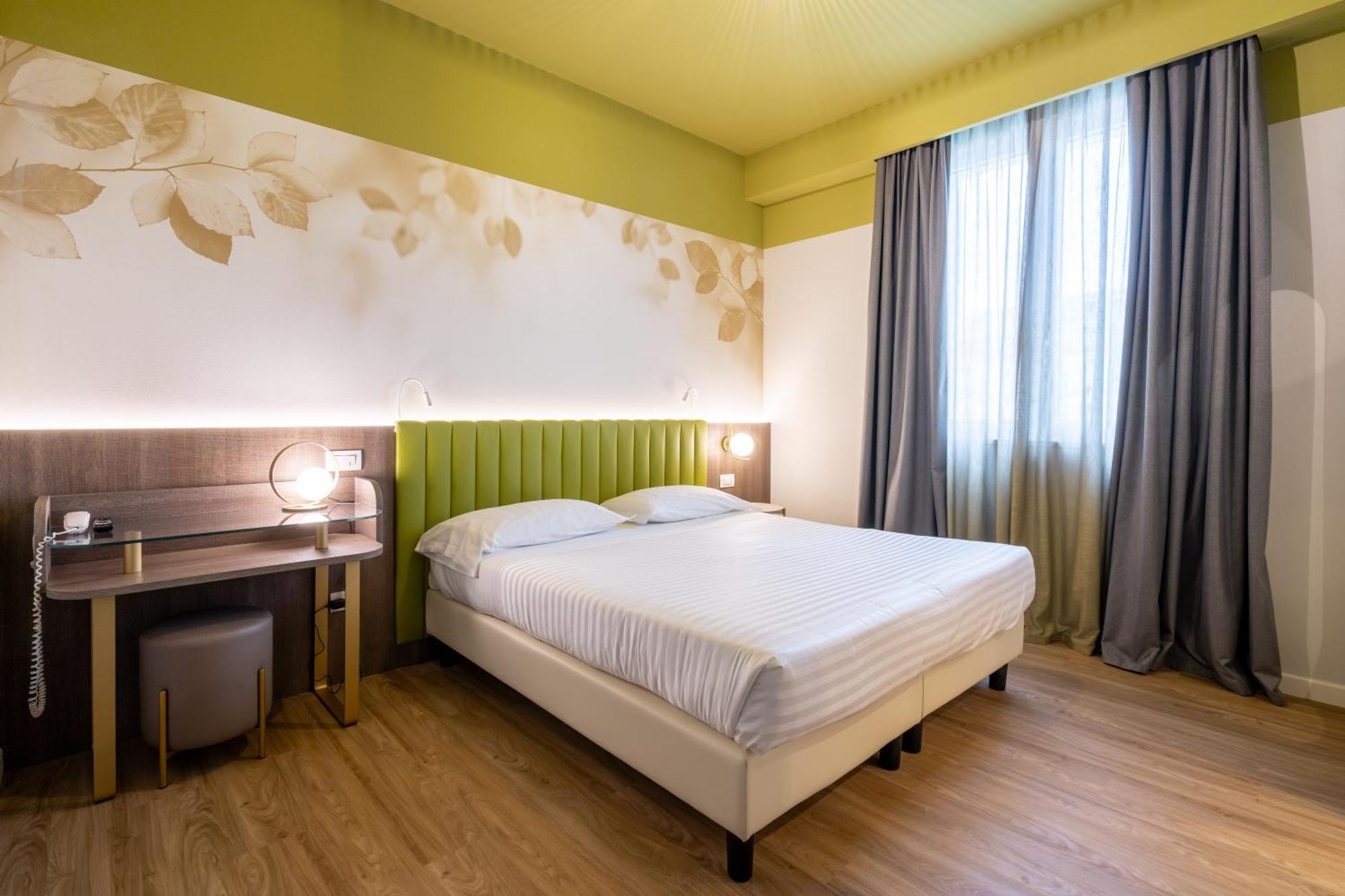 Hotel Regina Elena 57 & Oro Bianco Spa Ріміні Екстер'єр фото