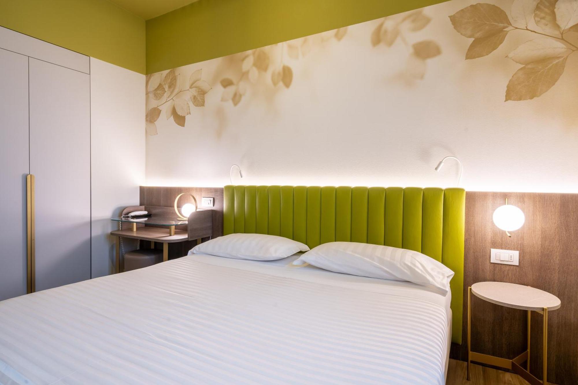 Hotel Regina Elena 57 & Oro Bianco Spa Ріміні Екстер'єр фото