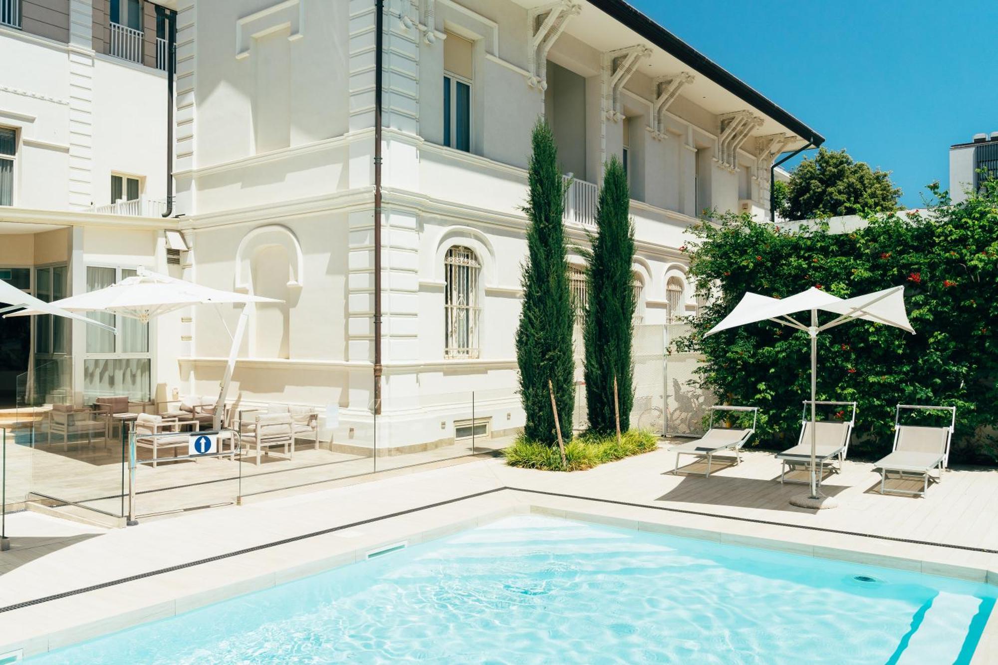 Hotel Regina Elena 57 & Oro Bianco Spa Ріміні Екстер'єр фото