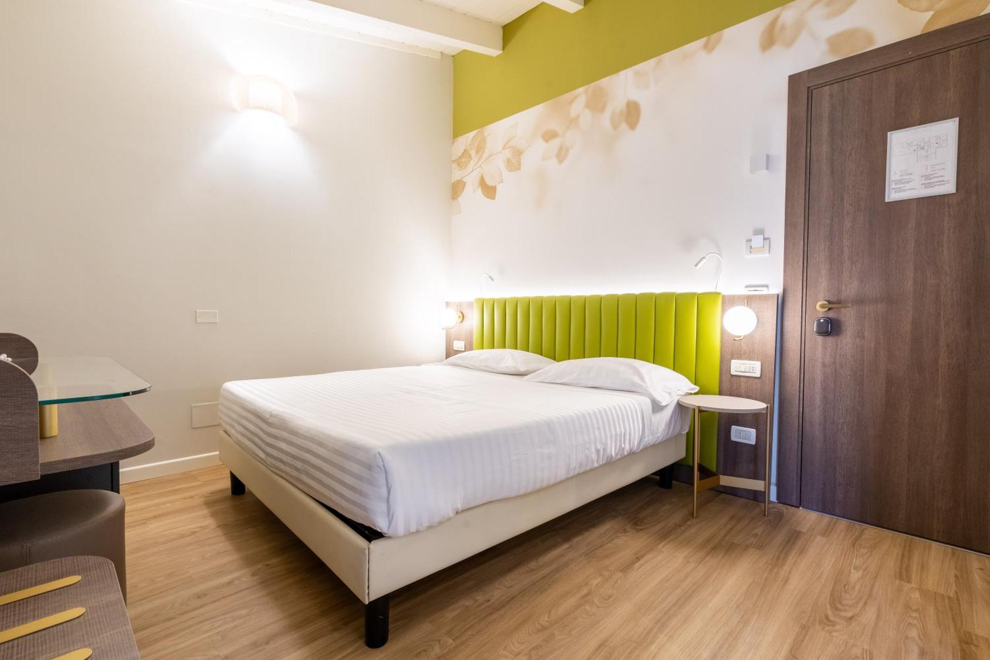 Hotel Regina Elena 57 & Oro Bianco Spa Ріміні Екстер'єр фото