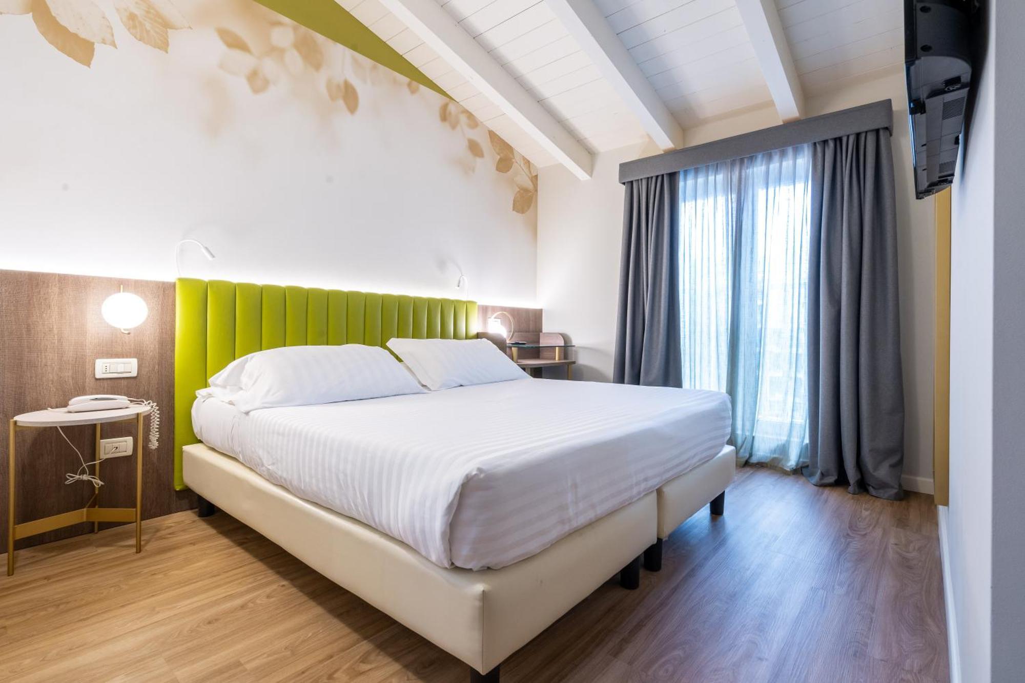 Hotel Regina Elena 57 & Oro Bianco Spa Ріміні Екстер'єр фото